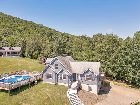 1104 Murrells Gap Rd, Bedford, VA 24523