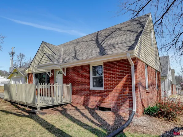 1000 N 69th St, Lincoln, NE 68505