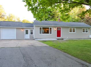 818 Karendale Ave, Portage, MI 49002