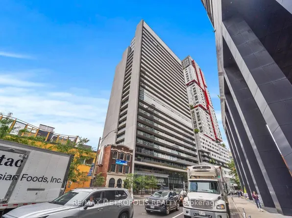 330 Richmond St W, Toronto, ON