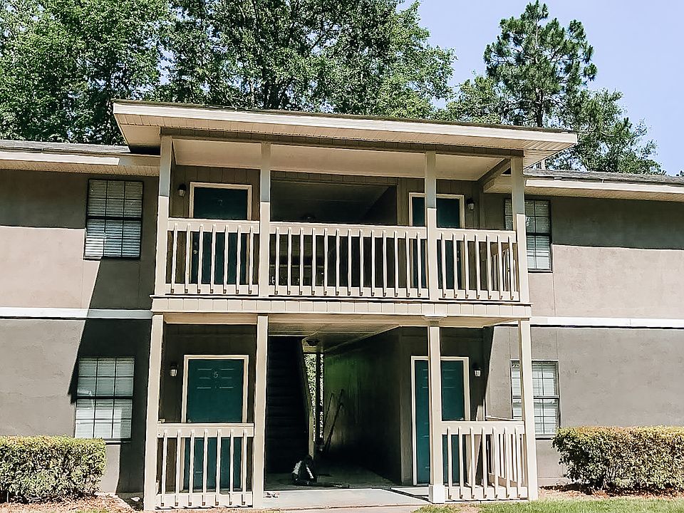 1st image of 235 Vista Cir #4