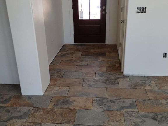 3rd image of 927 E Winchester Dr Lot 43