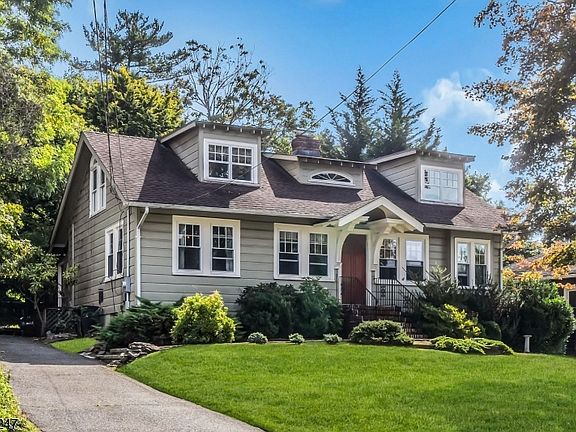 3rd image of 32 Ferndale Rd