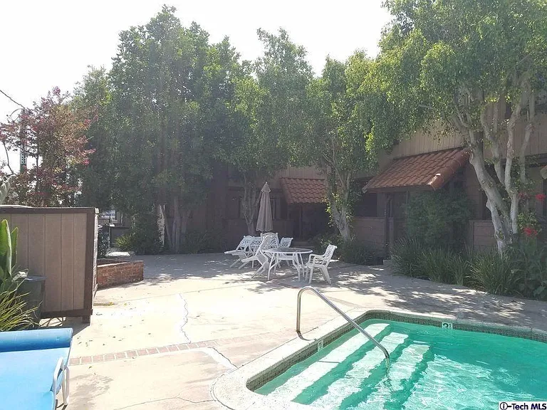 9414 Moonbeam Ave #15 — Photo 11