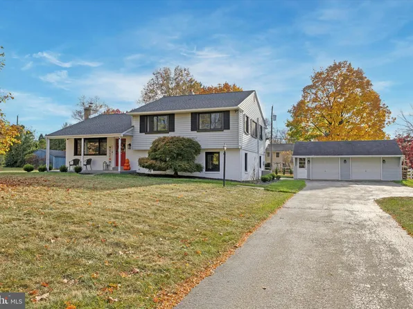 950 Netherwood Dr, Blue Bell, PA 19422