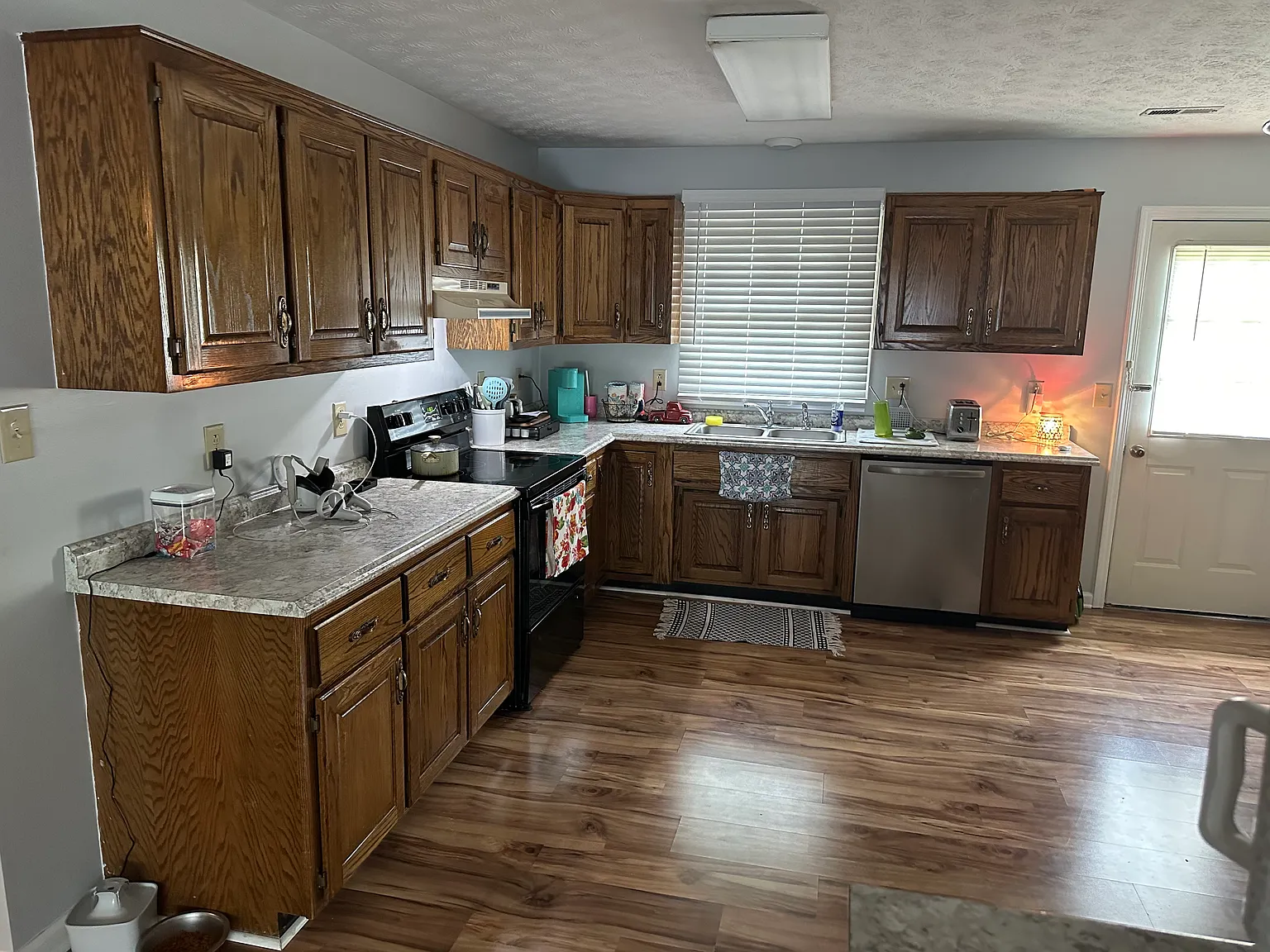 2 bed, 1100 sqft, $1,050 — Photo 3