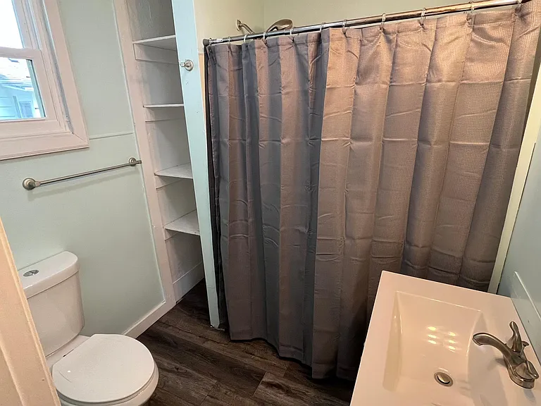 212 W Maple St — Photo 6