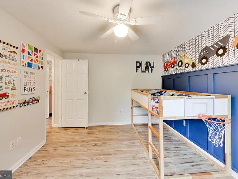 5932 Peregrine Dr — Photo 16