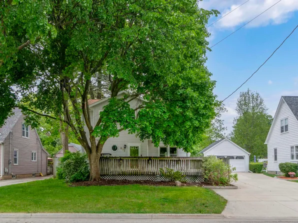 815 Fletcher Ave, Waterloo, IA 50701