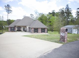 135 McKenna St, Leesville, LA 71446