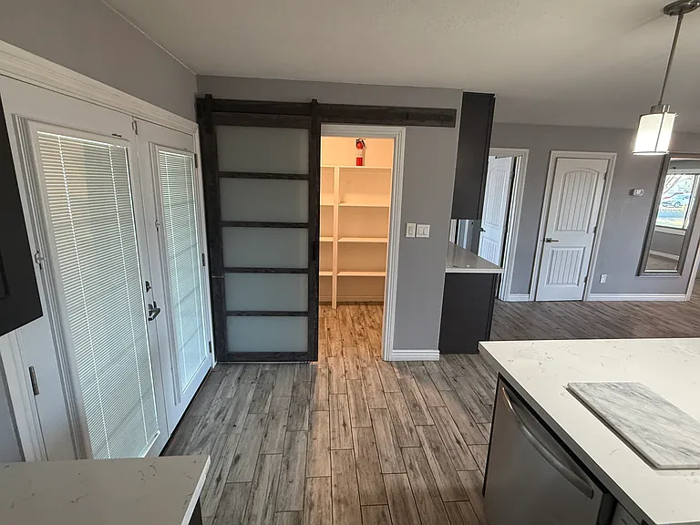 5304 W Beck Ln — Photo 8