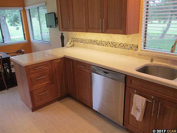 5th image of 3223 Rossmoor Pkwy APT 4