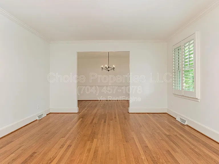 421 Blairmore Dr — Photo 4