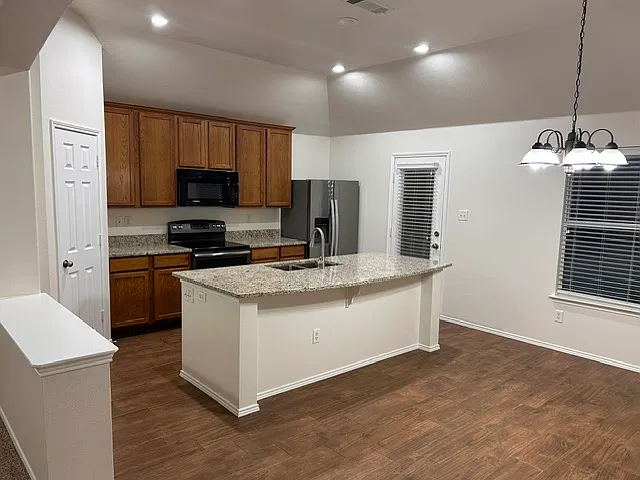 3 bed, 1495 sqft, $2,500 — Photo 3