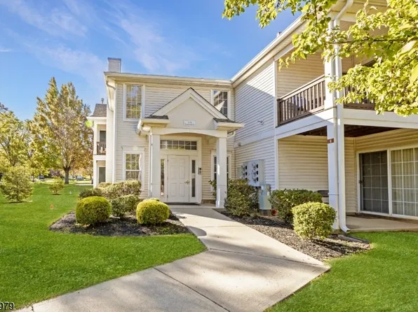 12 Overlook Dr #12, Lopatcong Twp., NJ 08886
