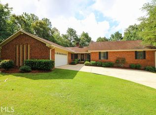 402 Smoke Rise Dr, Warner Robins, GA 31088