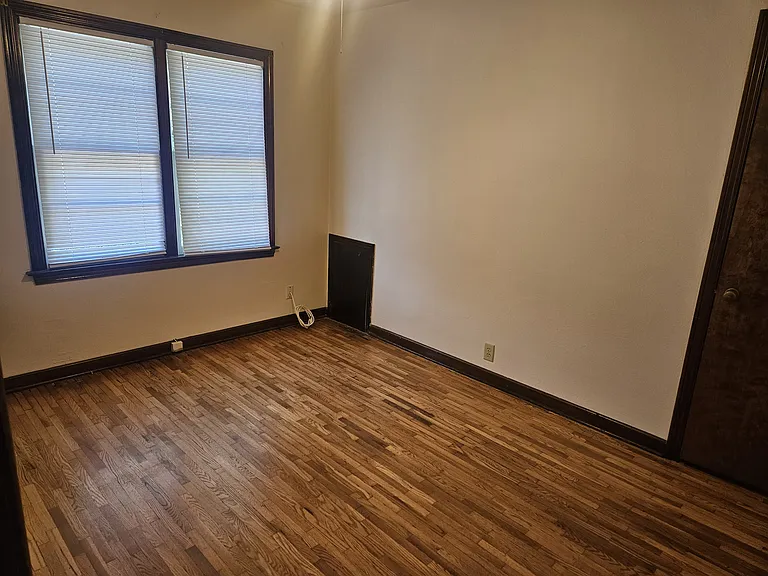 324 Spruce St — Photo 8