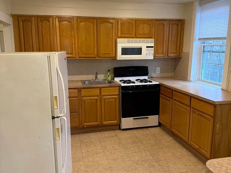 717 Mill St #3 — Photo 9