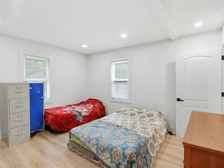 411 Edwin St #A — Photo 23