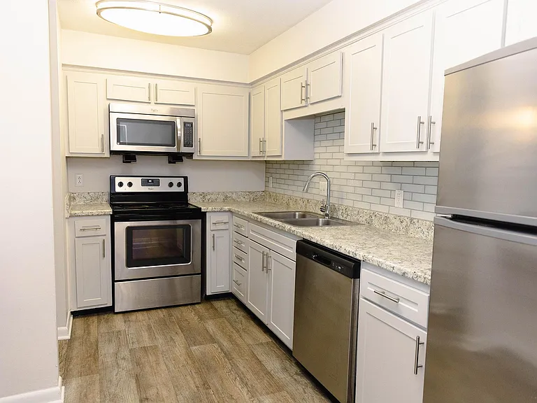 Chase Cove Apartments — Photo 151