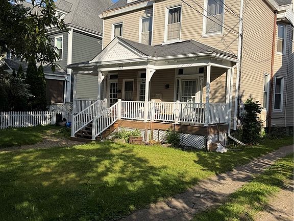 3rd image of 323 Chestnut St