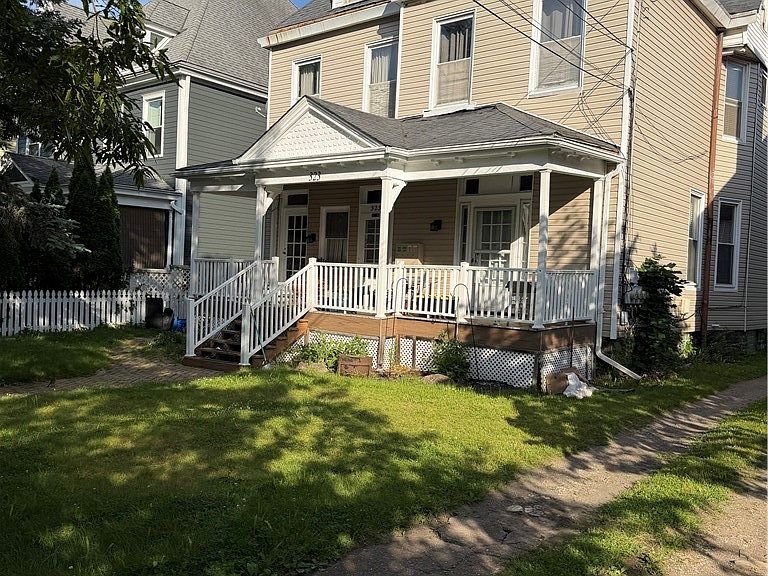 Listing photo 3
