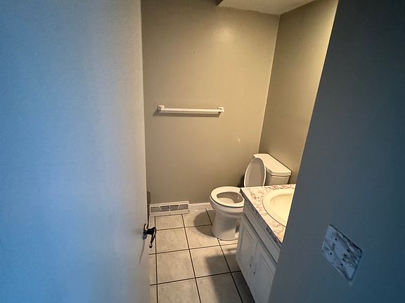5th image of 6748 Woodlake Dr