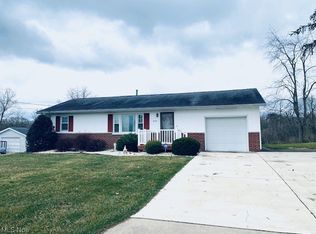 257 Meadow Ln, Parkersburg, WV 26101