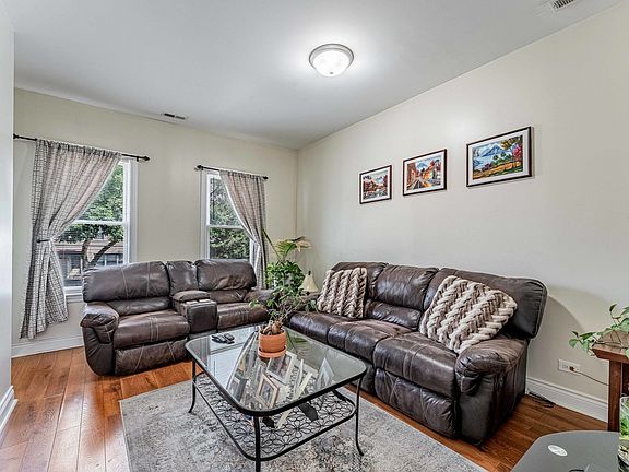4th image of 2266 N Monitor Ave