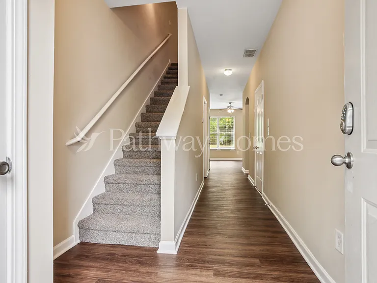 3039 Bonnes Dr — Photo 3