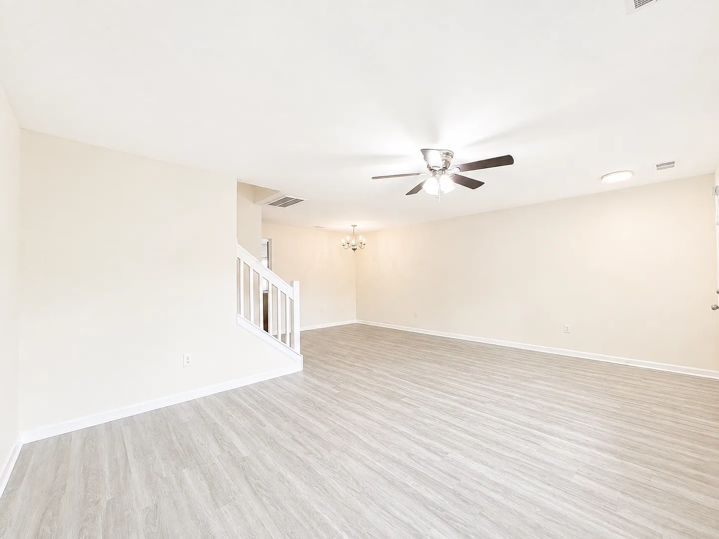 3 bedroom 2.5 bath townhome — Photo 3