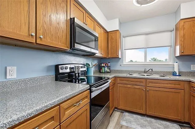 2 bed, 2.0 bath, 1039 sqft, $1,750 — Photo 4