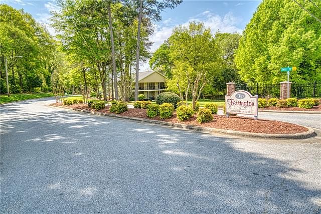 1st image of 983 Surry Ln