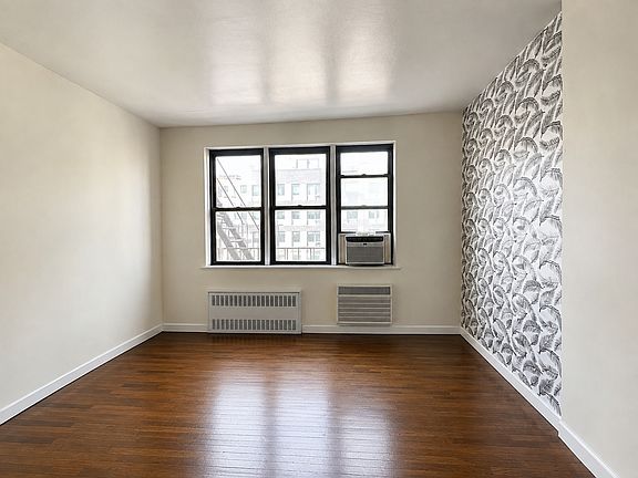 2nd image of 205 E 14th St #3BB