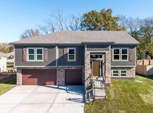 211 Black Jack Dr, Lone Jack, MO 64070