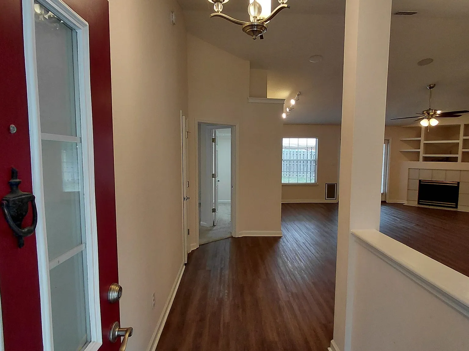 4 bed, 2.0 bath, 1797 sqft, $2,725 — Photo 4