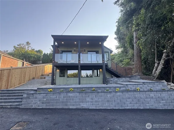 4015 Burton Place W, Seattle, WA 98199