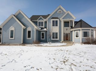 518 Cassie Lynn Ln, Oconomowoc, WI 53066