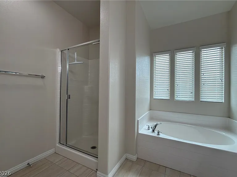 384 Monique Springs St — Photo 5