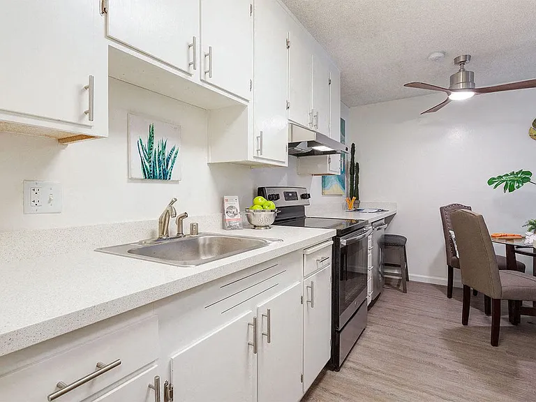 Marine View Apartments — Photo 11