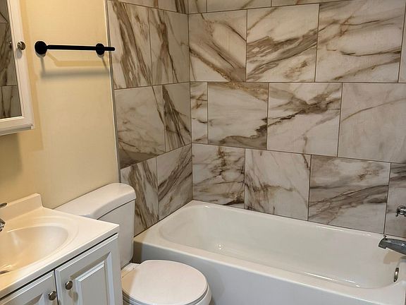 5th image of 1535 Grace St #1535