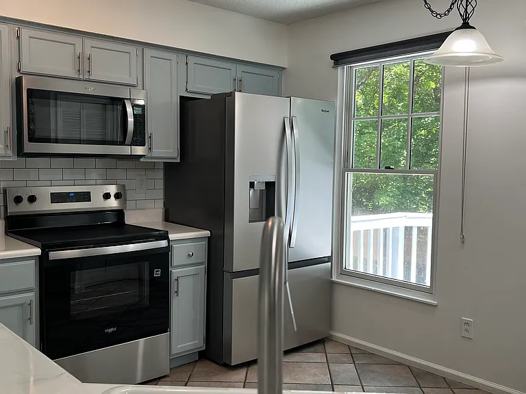 7506 Batavia Ln — Photo 11