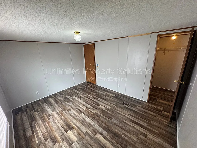 9499 Wendi Dr NE #I — Photo 16