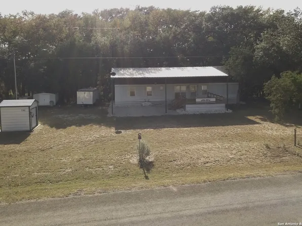 790 Flatrock Circle, Leakey, TX 78873