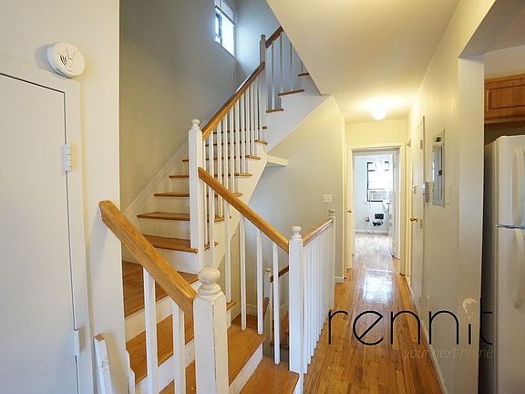 2nd image of 116 Pulaski St #2B