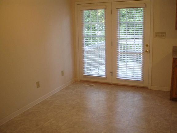 5th image of 204 Ferrell Ave