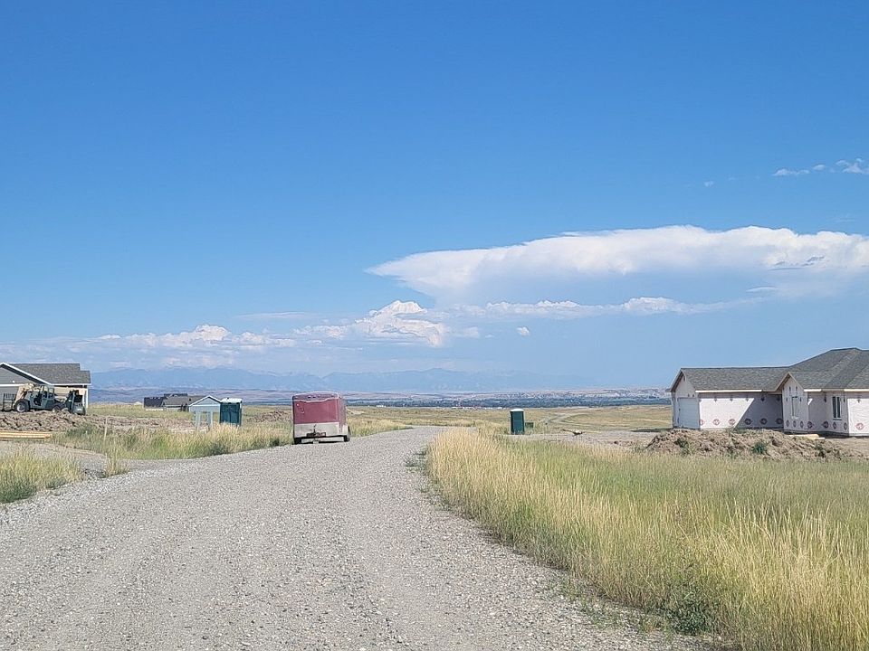 2nd image of 24 W Overland Trl