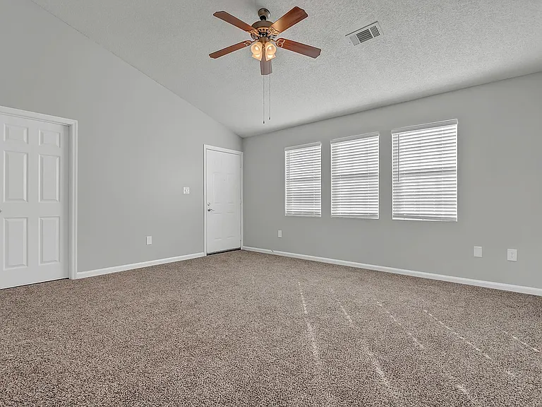 Springlake Apartments — Photo 36