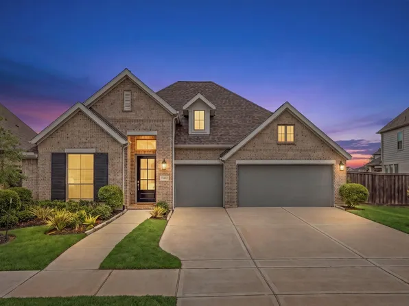 11814 Bush Tail Ct, Mont Belvieu, TX 77523