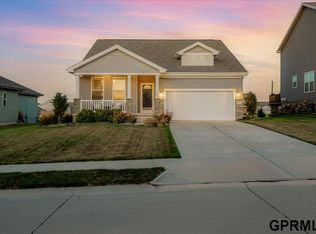 11913 S 212th St, Gretna, NE 68028